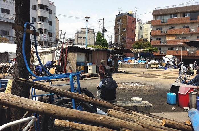 El solar desde otro punto. Se puede apreciar algunas chabolas