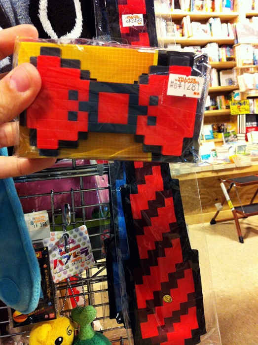 Pajarita y corbata 8 bits